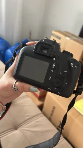 Camera Canon EOS T100 Rebel