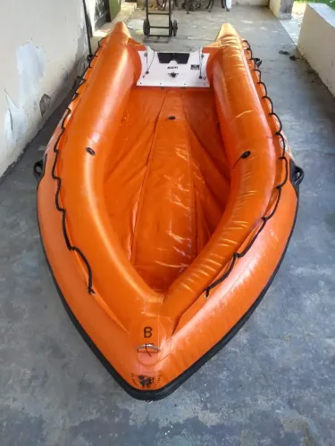 Bote Inflável Zefir 2010 C/motor de 15HP