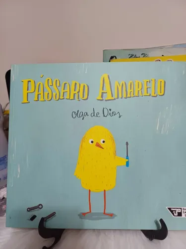 Livro: Pássaro Amarelo - Olga de Dios
