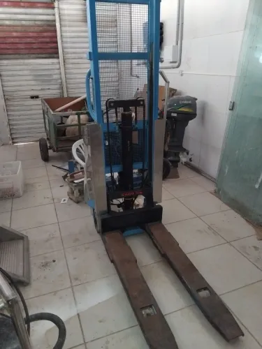 Empilhadeira idraúlica 24v