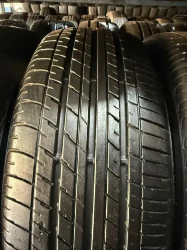 Pneu 215/55/17 Bridgestone ER de 80 % vida útil
