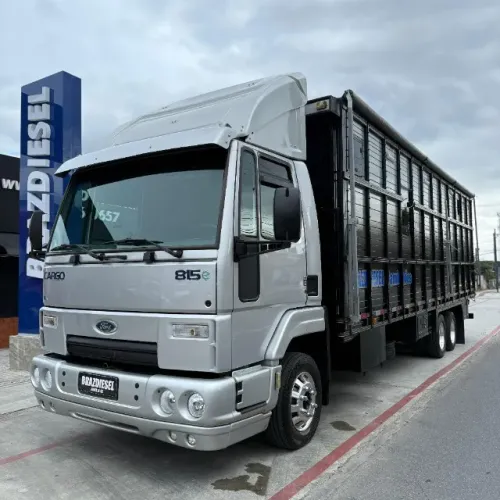Ford Cargo 815 2010 motorhome, boiadeira 8 metros 6x2