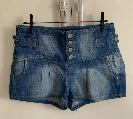 (TAM: 40) SHORT JEANS C&A