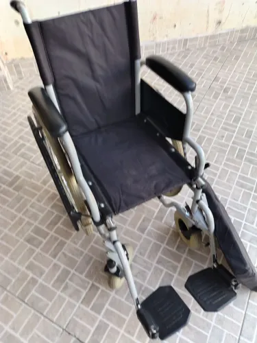 Cadeira de rodas infantil semiNova 