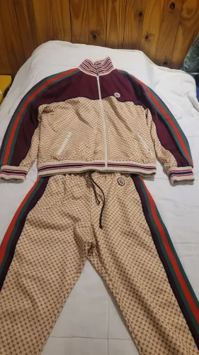 Conjunto Gucci original.