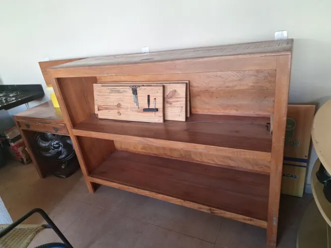 Vende-se Balcão de peróba rosa