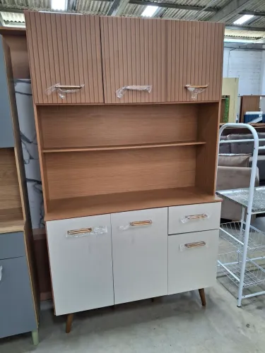 Armário de Cozinha com Prateleiras e Gavetas