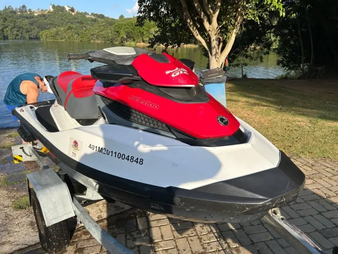 Seadoo 2010 com 210 Horas entra água casco Ok