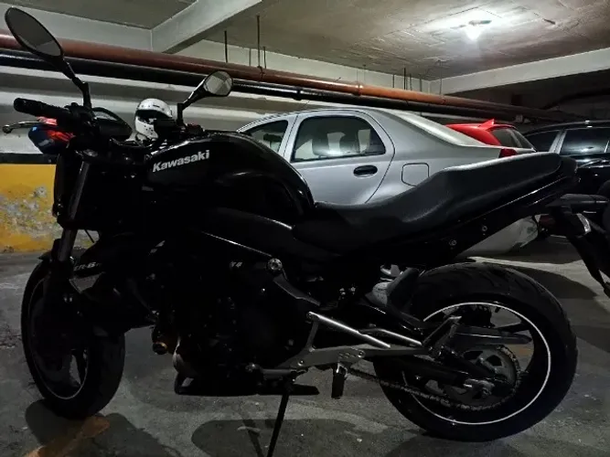Kawasaki ER6n 2011/2012 - IPVA Pago / Licenciada e Sem Débitos