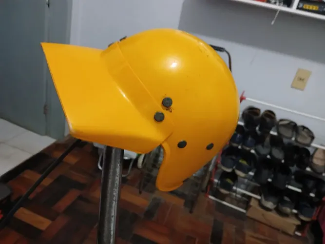 Capacete antigo induma 