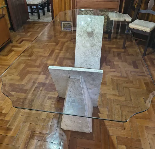 Mesa tampo de vidro e pés de mármore travertino de 8 lugares