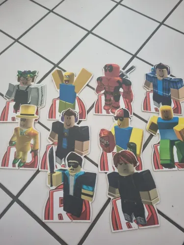 Kit display Roblox pra decoração de mesa