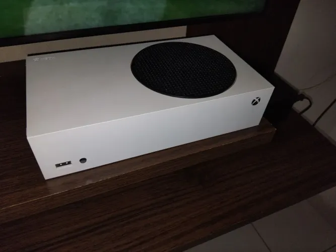 Xbox Series S + 2 Controles Originais