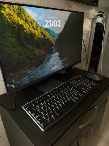 Kit Monitor Gamer LG UltraGear 144Hz + Teclado e Mouse Logitech