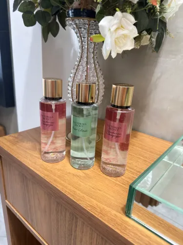 Victoria?s Secret Body Mist 250ml ? Pear Glacé / Strawberries & Champagne