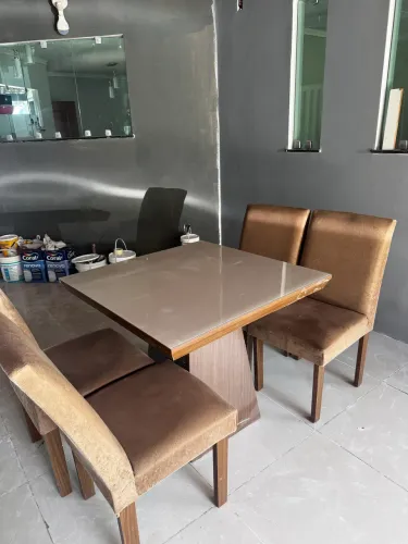 Vendo mesa 4 lugares