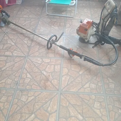 Vendo roçadeira costal stil