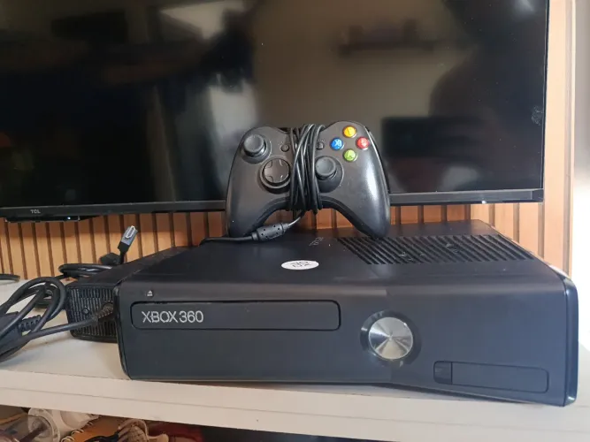 Xbox 360 com 9 jogos