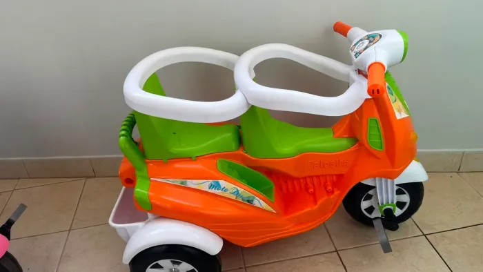 Triciclo Moto Calesita Duplo - R$ 350<br>