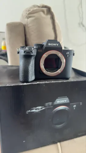 SONY ALPHA 7 IV (ALFA IV) - OPORTUNIDADE ÚNICA! ESTADO DE NOVA + NOTA FISCAL