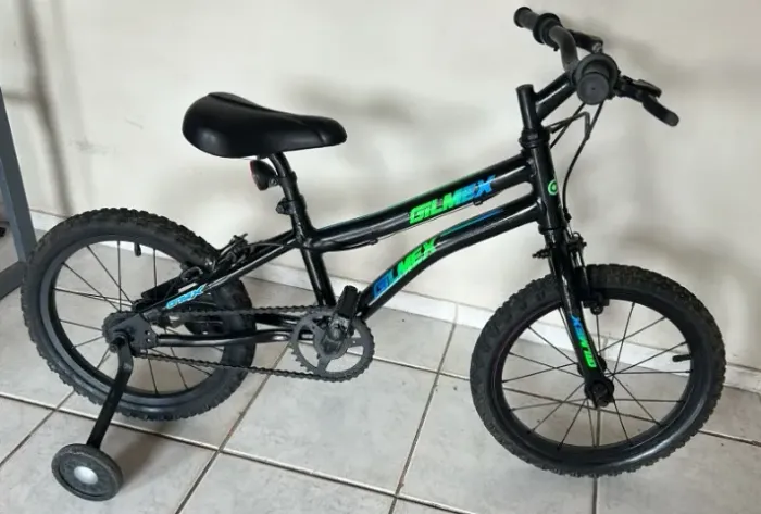 Bicicletinha preta aro 16 semi nova