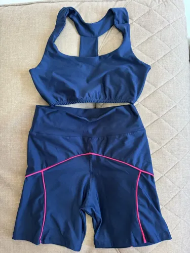 Bermudas e tops (Dois por 150)