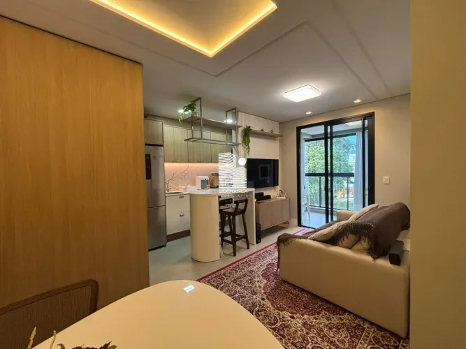 Apartamento, Trindade, 02 Dormitórios/01 Suíte