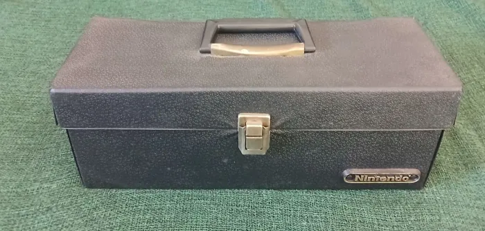 Maleta Oficial Nintendo de Couro Legítimo - Cartuchos NES