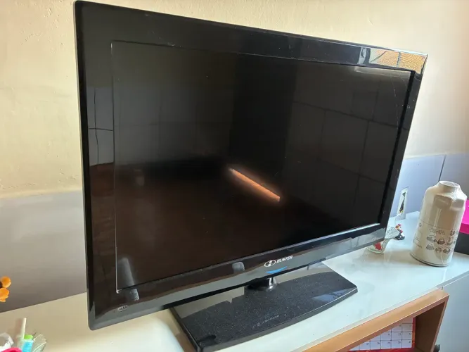 Vendo tv 32 polegadas em bom estado