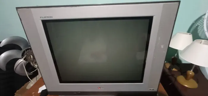 Vende-se tv de tubo