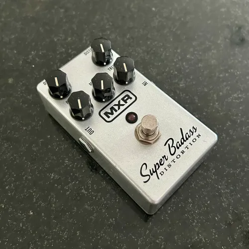 Pedal MXR Super Badass Distortion Dunlop M75