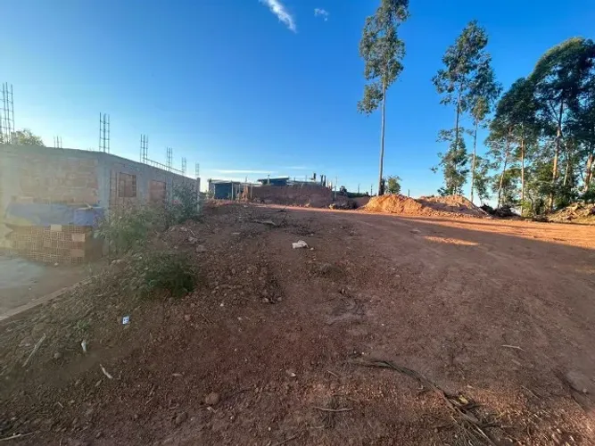 Lote em Alfredo Vasconcelos/ CARÁ
