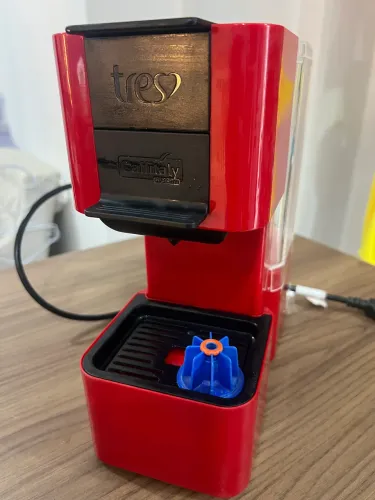 Cafeteira três corações de cápsula 