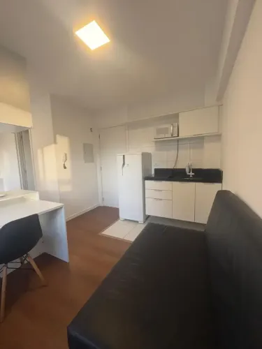 Imóvel para aluguel possui 33 metros quadrados com 1 quarto em Centro - Curitiba - PR