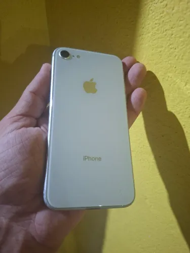 Iphone 8 64gb, biometria ok, icloud livre, com capinha película e carregador. Bateria 100%
