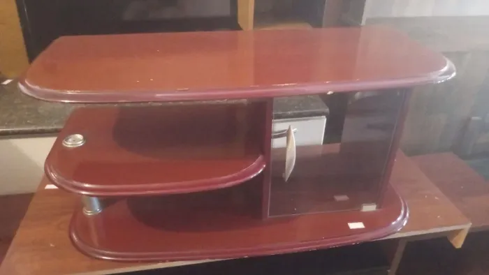 Rack Pequeno para TV - Bonito e Compacto usado mais atende bem entrego tenho outros