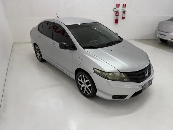 Honda City Sedan Sport 1.5 Flex 16V 4P Mec. 2014
