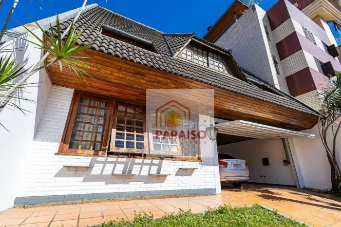 Casa Comercial de Alto Padrão de 211 m² no Bigorrilho - Curitiba/PR