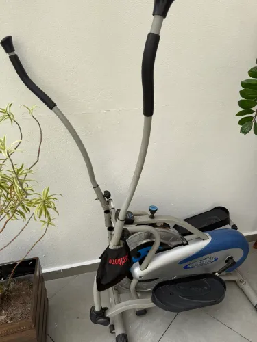 Elíptico- equipamento para exercício