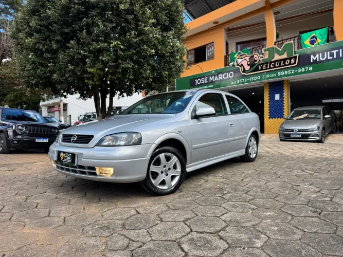 Chevrolet Astra 2.0/ CD/ Sunny/ GLS 2.0 8V 3P 2002