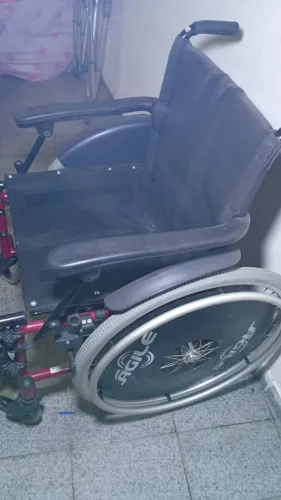 Cadeira de rodas para adultos