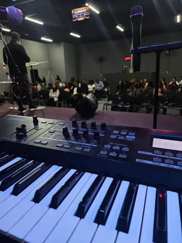 Yamaha Moxf6