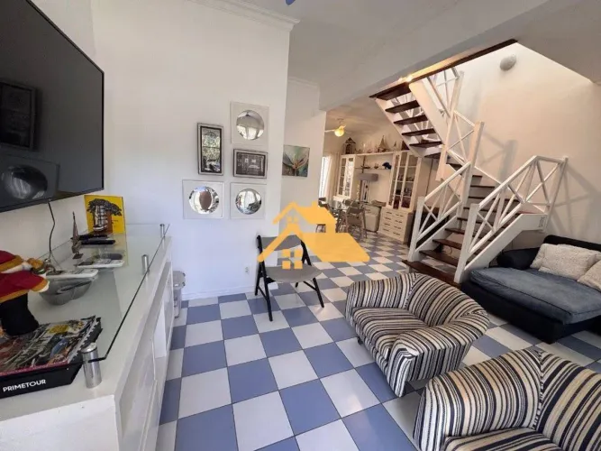 Casa em Condomínio em Maresias | 3 Dormitórios (1 Suíte) | 3 Vagas | Lazer Completo Estilo