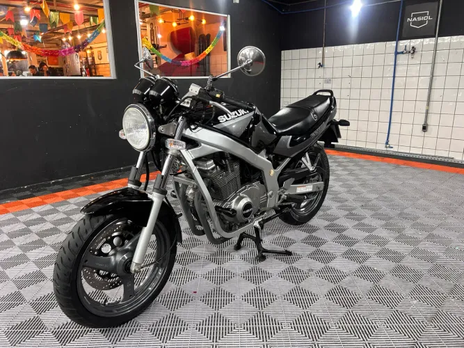 Suzuki GS500 ano 2001 com 24.000 item de coleção!