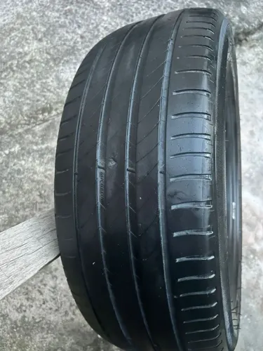 Pneu MICHELAN aro 16 205/55-16 Semi novo