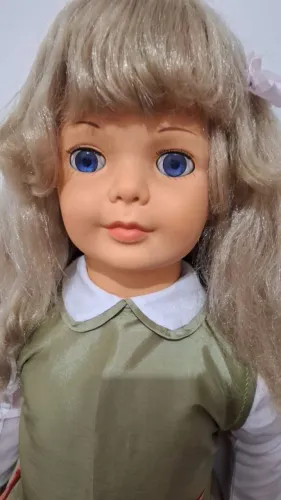 Boneca amiguinha da estrela com vestido verde e branco 