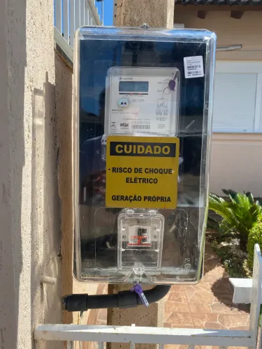 Instalação de carregador de carro elétrico.Troca da caixa do poste de energia.