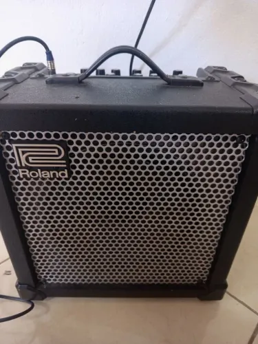 Cubo de Guitarra ROLAND Clube 40 XL