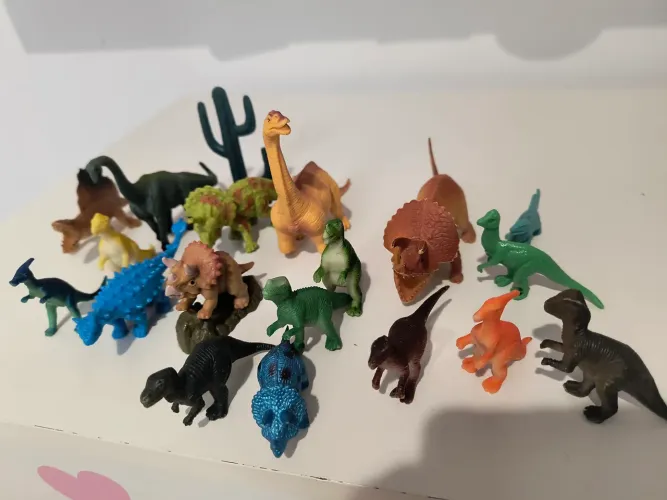 Jogo ferramentas e dinossauros 