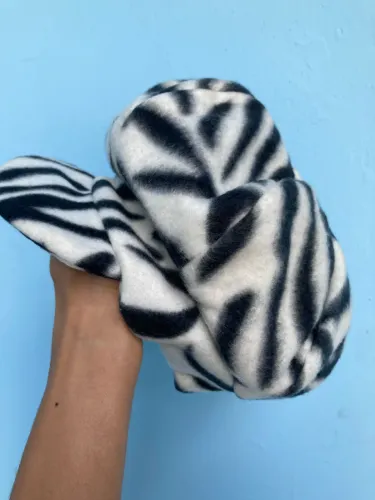 Boina com Estampa de Zebra (Nova)